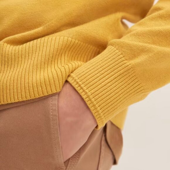 Everlane | The No-Sweat Sweater | Uniform In Honey - Picture 4 of 8